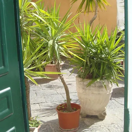 La Casa Nel Cortile * Neapel